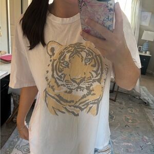 American Eagle Outfitters White Tiger Graphic Tee
